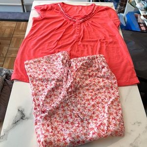 Earth Angels pajama set size small.